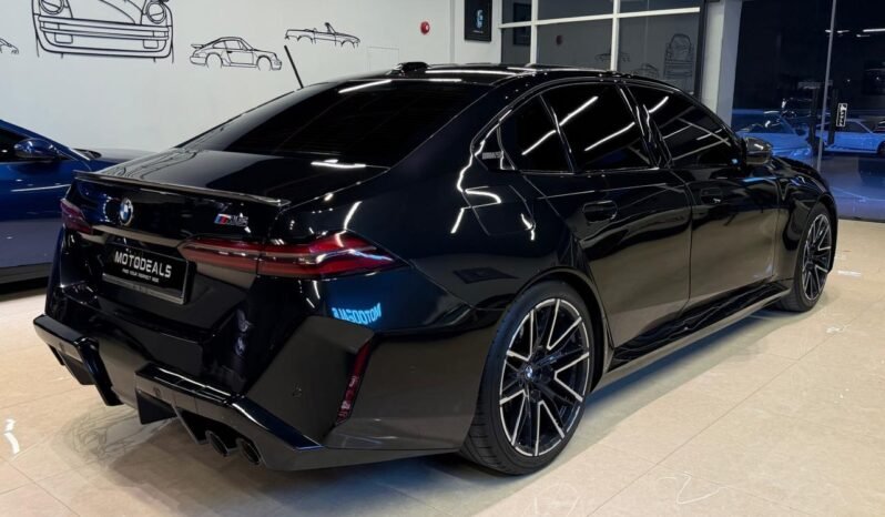 
BMW M5 2025 full									
