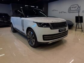 Land Rover Range Rover SE P530 2025