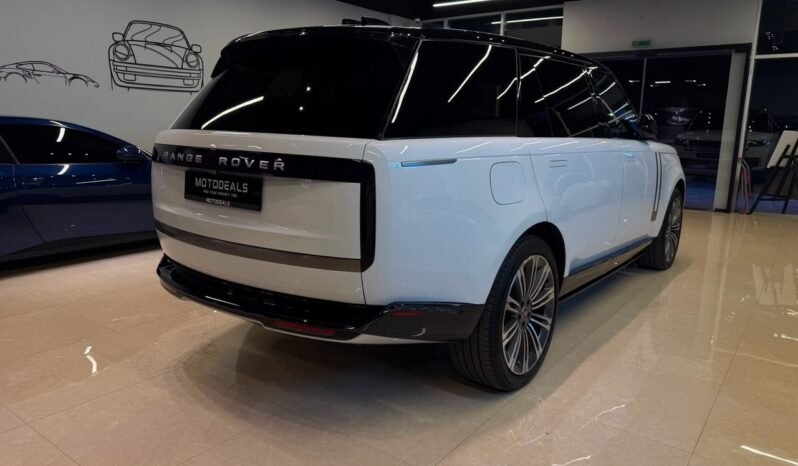 
Land Rover Range Rover SE P530 2025 full									