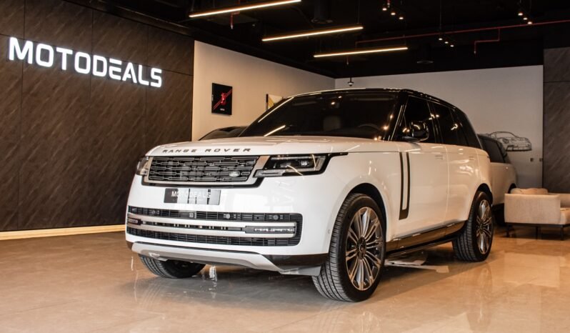 
Land Rover Range Rover HSE P400 2023 full									